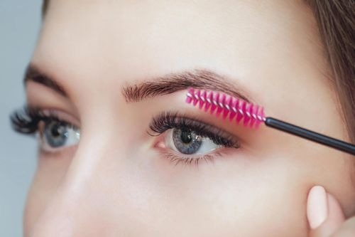 Brushing Your Eyelash Extensions causes Discomfort