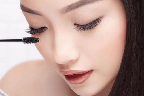 How to Make Eyelash Extensions Look More Natural