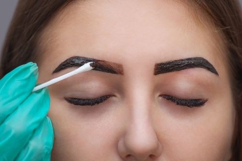 How Long Does Eyebrow Tinting Last?