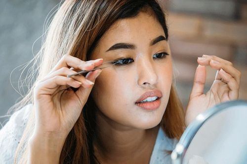 How to remove the Bottom Lash Extensions